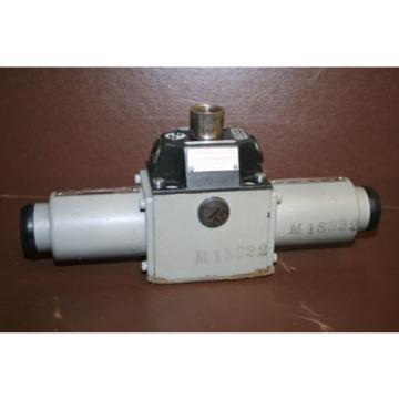Directional valve Hydraulic 4WE8E3 24 VDC High power Solenoid Rexroth Unused