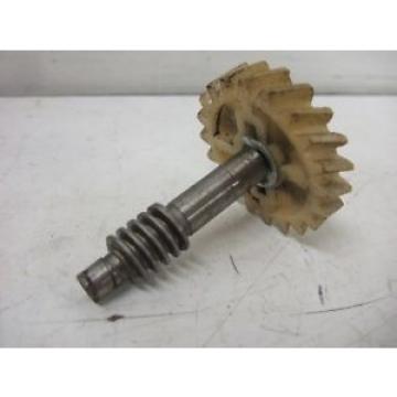 YAMAHA OIL INJECTOR DRIVE GEAR &amp; SHAFT AT1 CT1 DT1 HT1 100 125 175 250 MX 125 RD