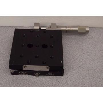Newport   426 Low-Profile Crossed-Roller Bearing Linear Stage  W  SM-25 Micrometer