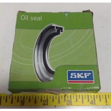 SKF OIL SEAL 24910 NIB