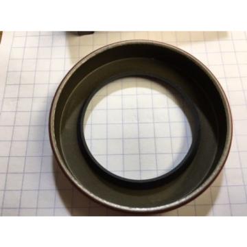 National 442251 Oil Seal 1.719 x 2.565 x .5 gasket output SKF CR Chicago Rawhide