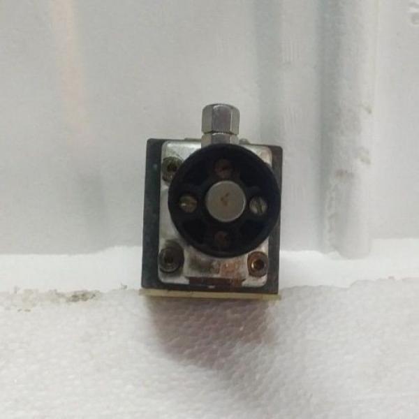 4WMD6D53/F New Rexroth R900416029 Hydraulic  Directional spool valve Rotary Knob #5 image