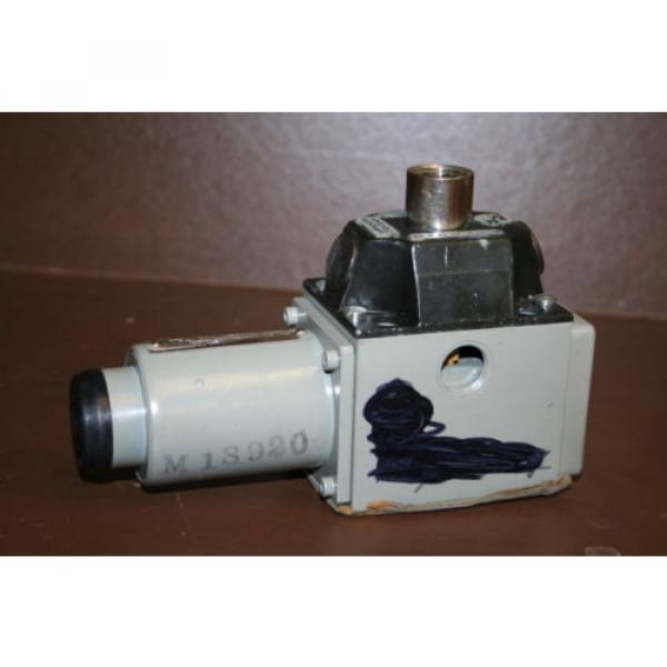 Directional valve 4 port Hydraulic 4WE8Y3 24 VDC Rexroth Unused #2 image