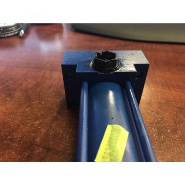 (New)Rexroth Hydraulic tie-rod cylinder RD17039 / CD/T3/ME5/32/14/100/F/1 #9 image
