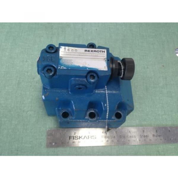 NEW OLD REXROTH DR30-5-52/100YV/12 HYDRAULIC VALVE #1 image