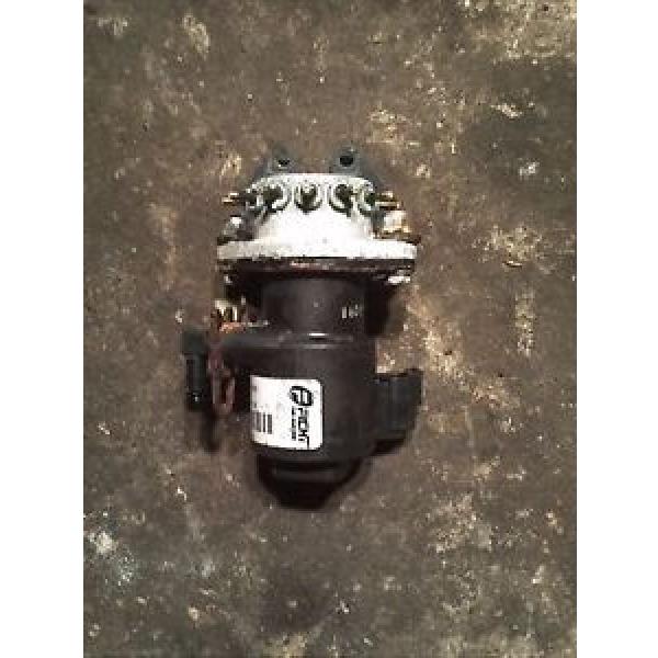 2000 JOHNSON EVINRUDE 200HP OIL INJECTOR &amp; MANIFOLD ASSEMBLY 28 #1 image