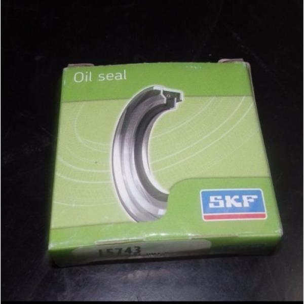 SKF Nitrile Oil Seal, QTY 1, 40mm x 52mm x 5mm, 15743 |8285eJO1 #5 image