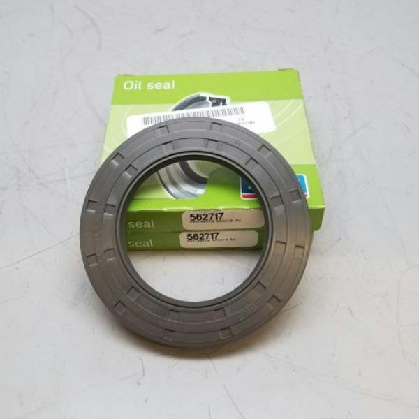 Lot of 2 New SKF 562717 oil seals #3 image
